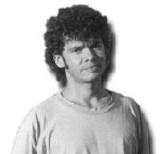 Julio Neira, uno de estos j�venes, involucra la pintura en el concepto de peque�o formato