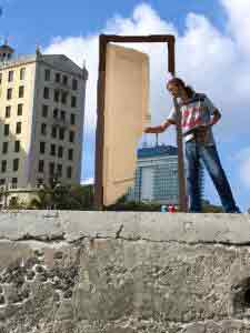 Una de las im�genes de motla composici�n fotogr�fica Finisterre, del joven de 16 a�os Rafael Villares Orellana, quien alcanz� el primer premio en la categor�a de obra impresa. Junto a �l resultaron galardonados en esta modalidad: Robin Mart�nez (segundo premio), Joel Langaney V�zquez y Elvis Mili�n Hern�ndez (tercer premio, compartido); Jorge Delgado Guti�rrez, Martiel Carrillo Mart�nez y Seidel Gonz�lez V�zquez (menciones). En tanto, en obras audiovisuales fueron laureados Anal�a Amaya Garc�a (primer premio), Martiel Carrillo Mart�nez (segundo premio), Willson Pe�a Castillo y Yimit Ram�rez Gonz�lez (menciones). El tercer lugar qued� desierto en esta modalidad