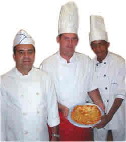 Los trabajadores de Dinos Pizza est�n altamente entrenados en las escuelas de habilitaci�n del turismo FORMATUR