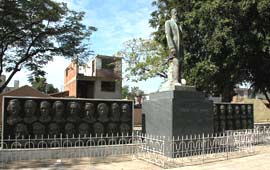 Retablo de los h�roes, homenaje a 34 patriotas (1868- 1878) de la primera etapa de lucha por la independencia de Cuba