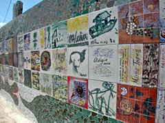 Cada artista invitado por Fuster hizo un mosaico de cermica para integrarlo al mural colectivo