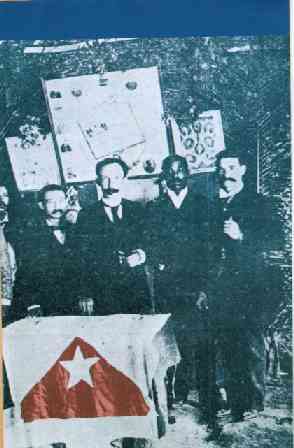 Mart� con un grupo de emigrantes en Kinkston, Jamaica. Octubre de 1892