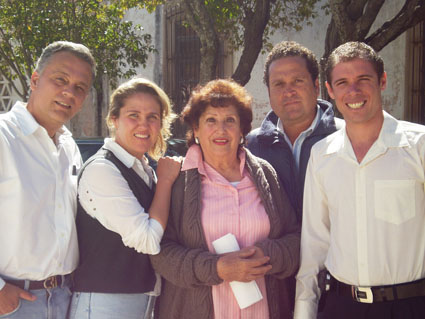 Laura y Claudia, bisnieta y tataranieta