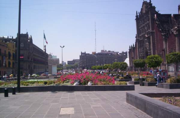 Plaza el Zcalo desde maqueta Tenochtitlan y Templo Mayor