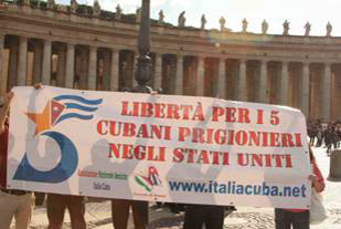 Manifestazione dell'Associazione Nazionale di Amicizia Italia Cuba. Circolo di Roma, in Piazza San Pietro (2 novembre 2008)