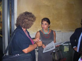 La compagna M. Fierro spiegando il tema