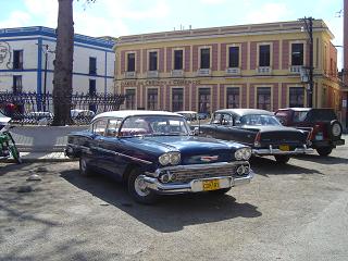 En un auto similar al de la foto actual fueron trasladados los prisioneros al sitio del fusilamiento