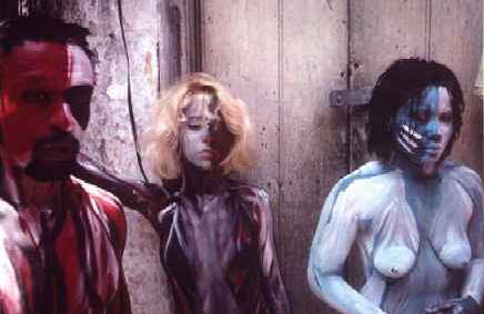 Performance con pitture corporali